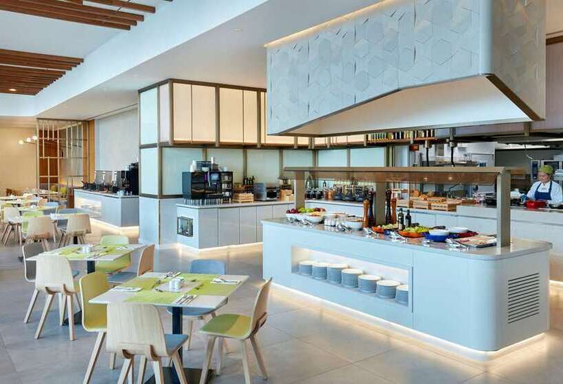 בית מלון כפרי Hilton Garden Inn Kuwait