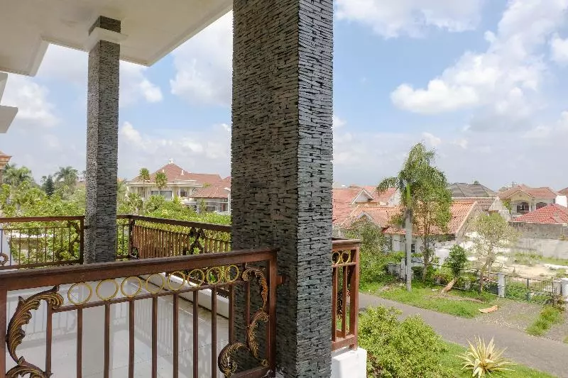 هتل Oyo 2295 Daffi Family Residence