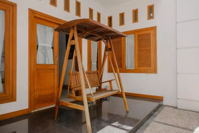 هتل Oyo 2295 Daffi Family Residence