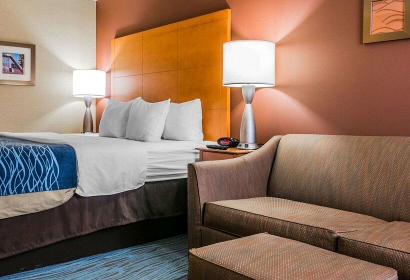 Отель Spark By Hilton Plymouth