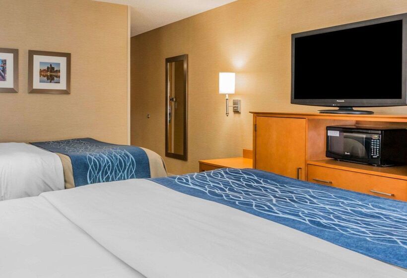 Отель Spark By Hilton Plymouth