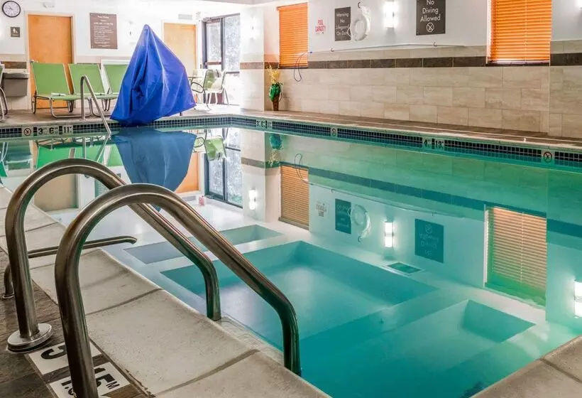 ホテル Spark By Hilton Plymouth