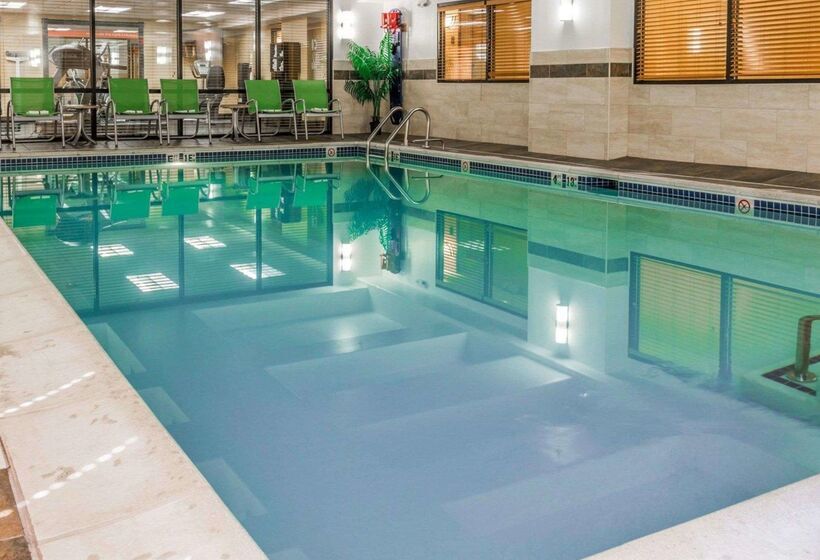 Отель Spark By Hilton Plymouth