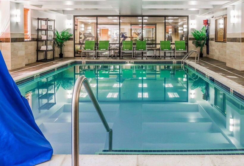 Отель Spark By Hilton Plymouth