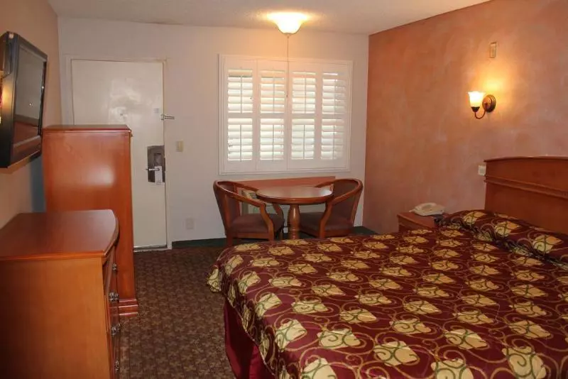 هتل Orange Tustin Inn In Orange