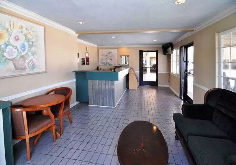 هتل Orange Tustin Inn In Orange