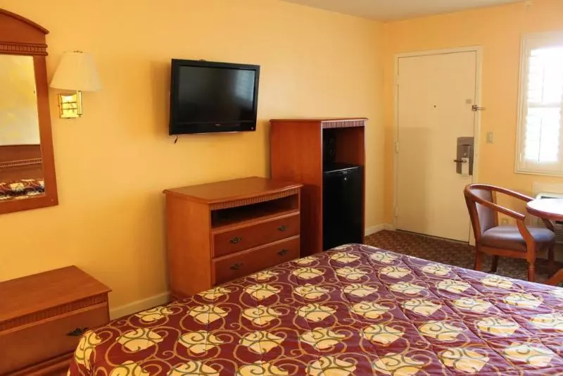 هتل Orange Tustin Inn In Orange