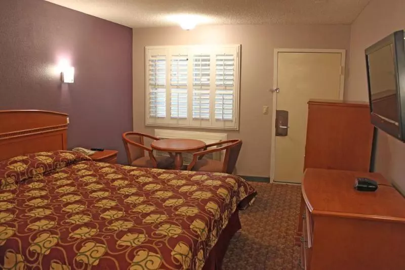 هتل Orange Tustin Inn In Orange