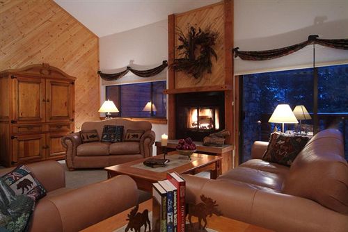 هتل Pine Ridge Condominiums