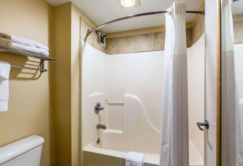 فندق Quality Inn