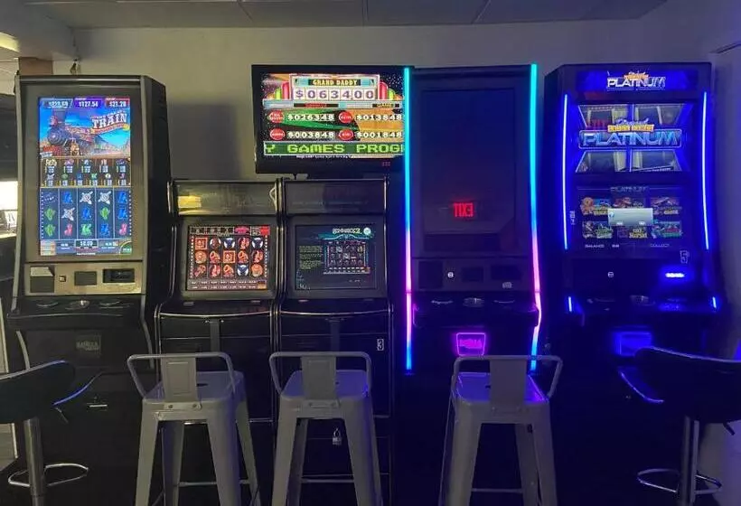 Travelodge By Wyndham Water S Edge Hotel Racine