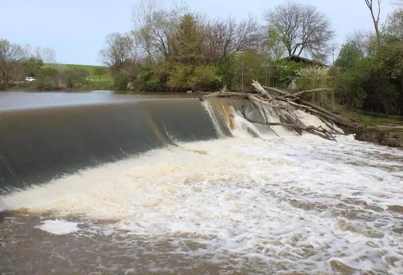 Travelodge By Wyndham Water S Edge Hotel Racine