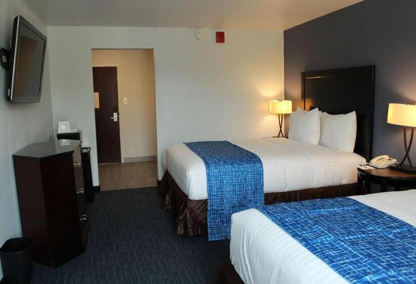 Travelodge By Wyndham Water S Edge Hotel   Racine