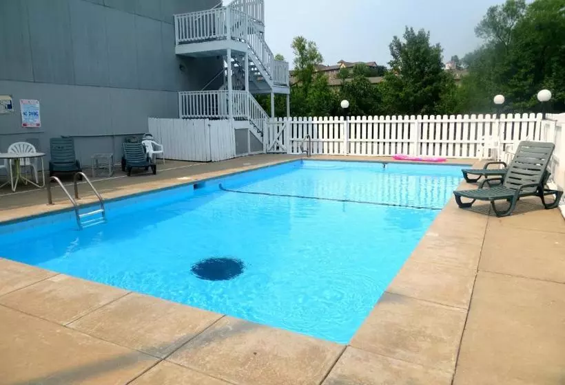 모텔 Peach Tree Inn