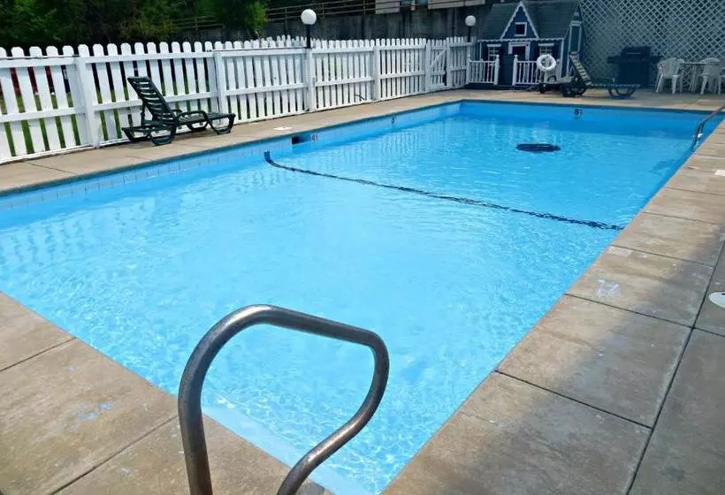 모텔 Peach Tree Inn