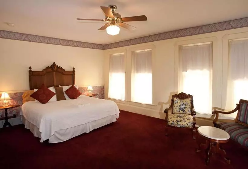 The Palace Hotel And Bath House Spa