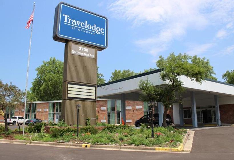 Travelodge By Wyndham Water S Edge Hotel   Racine
