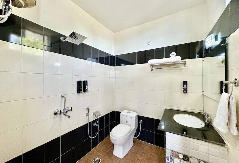 Отель Periyar Herbal Resort