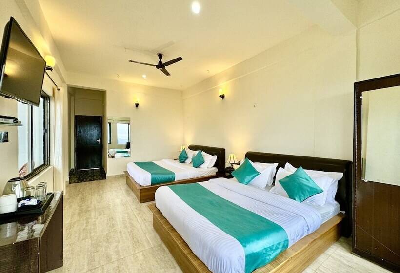 Отель Periyar Herbal Resort