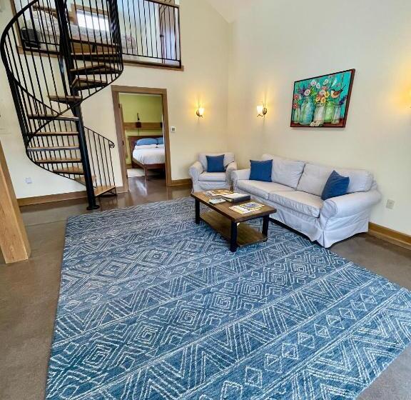 酒店 Fat Sheep Farm & Cabins