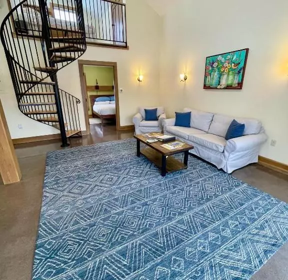 Hotelli Fat Sheep Farm & Cabins