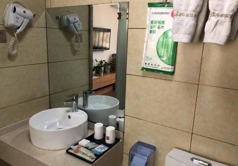 בית מלון כפרי Thank Inn Plus Henan Zhoukou Huaiyang County Xinxing Road