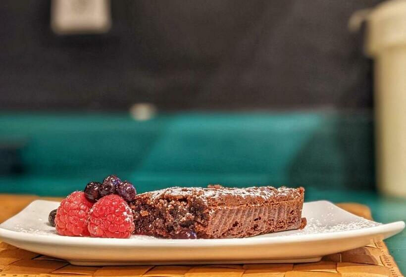 住宿加早餐 Courthouse Inn Revelstoke