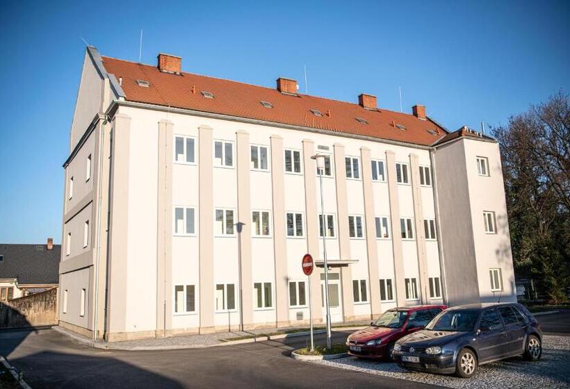 צימר Garni Hotel Roušarka