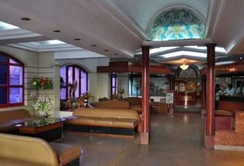 هتل Adarsha Palace