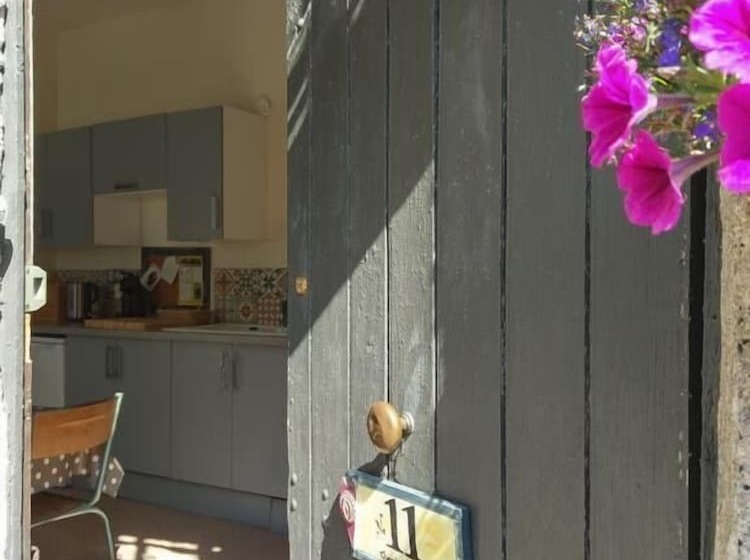 Bed and Breakfast 16th Century Presbytery In Magnac Laval