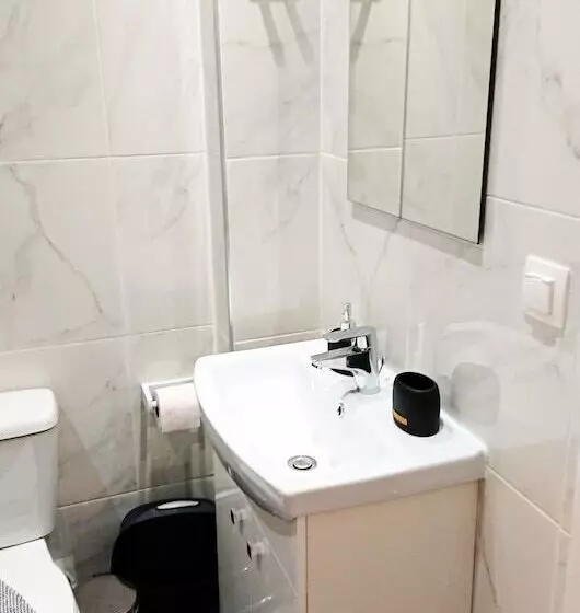 Monad Apartments Karaoli