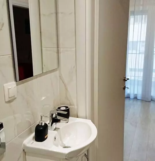 Monad Apartments Karaoli