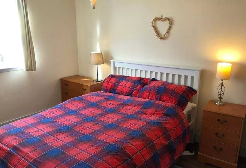 Steading Holidays   Ocean View