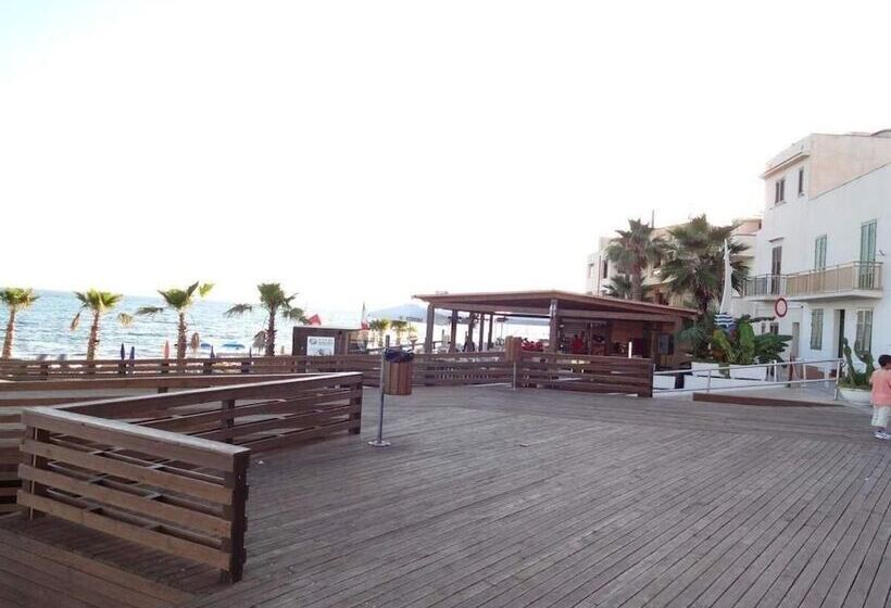 مبيت وإفطار La Terrazza Sul Mar Mediterraneo