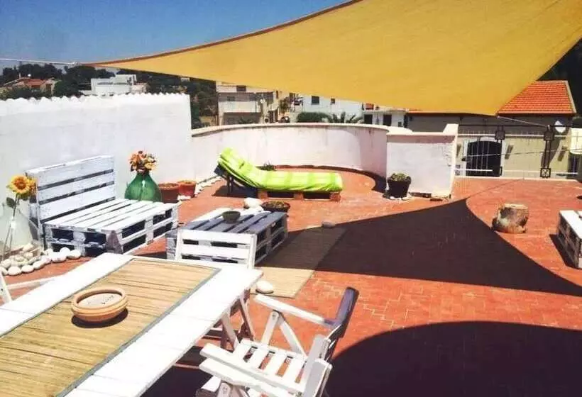 Aamiaismajoitus (B&B) La Terrazza Sul Mar Mediterraneo