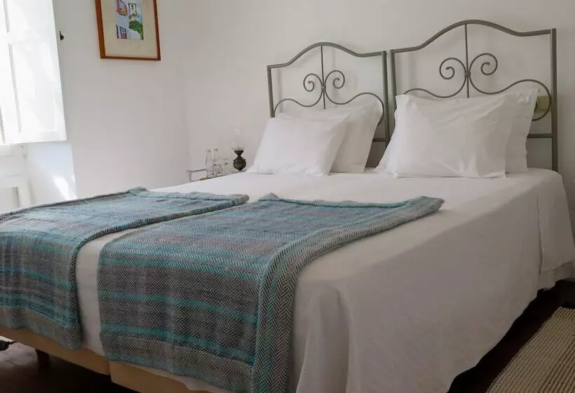 Aamiaismajoitus (B&B) Quinta Das Buganvílias