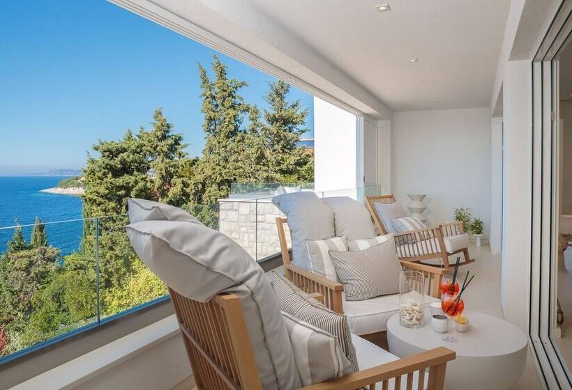 Luxury Villa Dance Forever With Pool