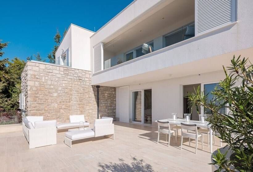 Luxury Villa Dance Forever With Pool