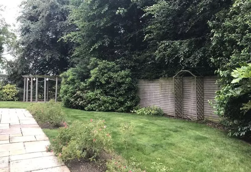 پانسیون Killead House