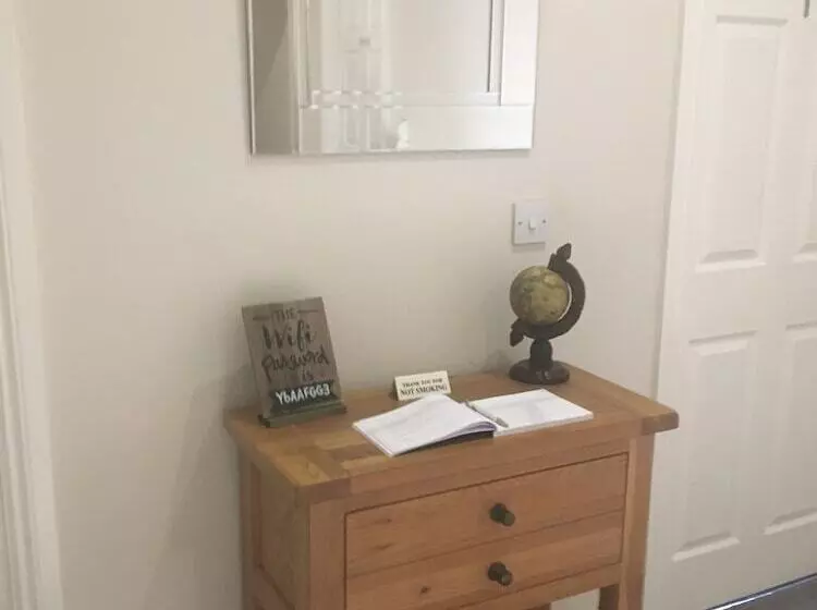 پانسیون Killead House