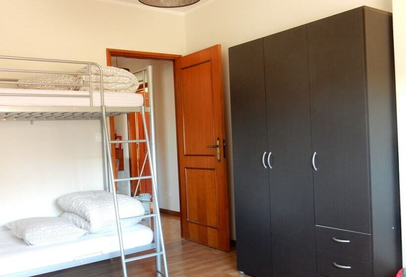 Praceta Almeida Garrett Apartment