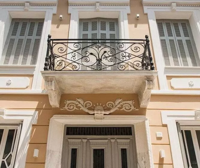 Step One   Luxury Suites Right In The Heart Of Acropolis Next To Metro Station