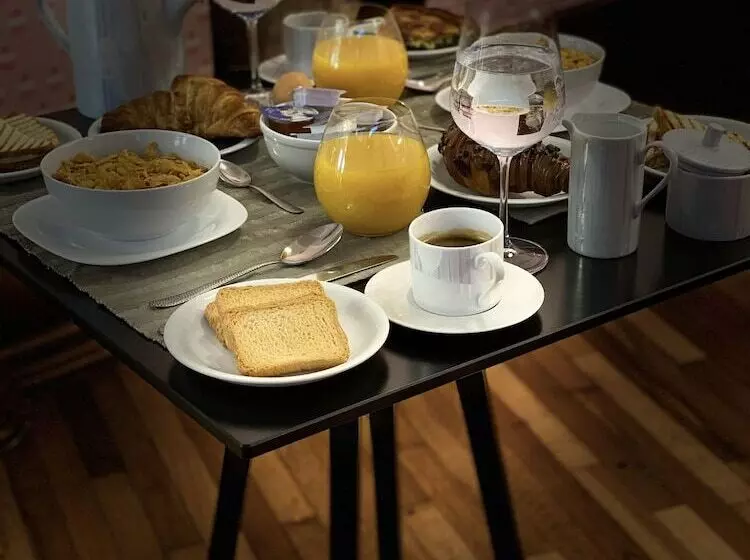 Step One   Luxury Suites Right In The Heart Of Acropolis Next To Metro Station