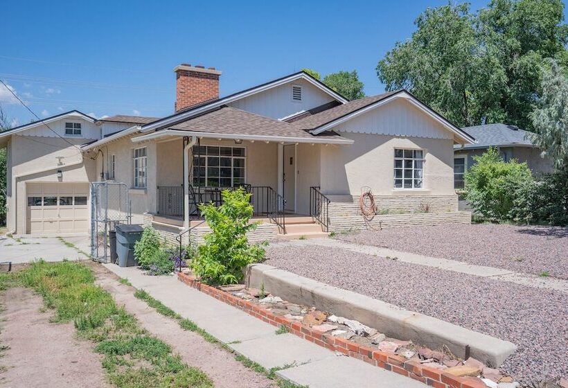 4 Bedroom Mountain View With Firepit & Ping Pong