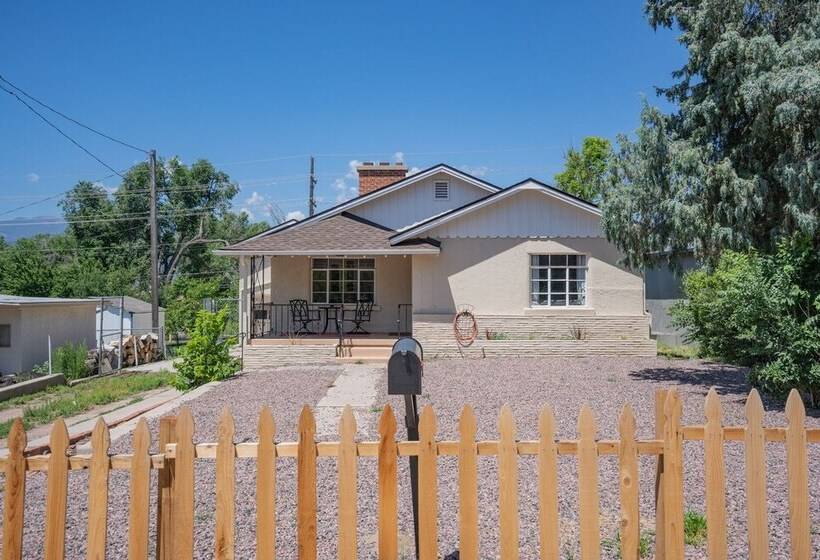 4 Bedroom Mountain View With Firepit & Ping Pong