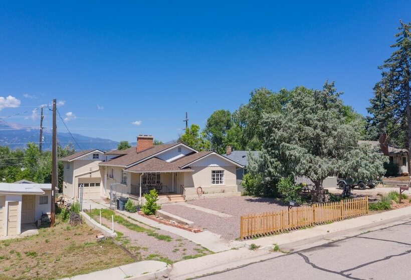 4 Bedroom Mountain View With Firepit & Ping Pong