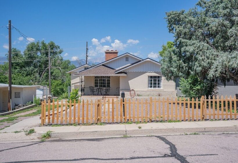 4 Bedroom Mountain View With Firepit & Ping Pong