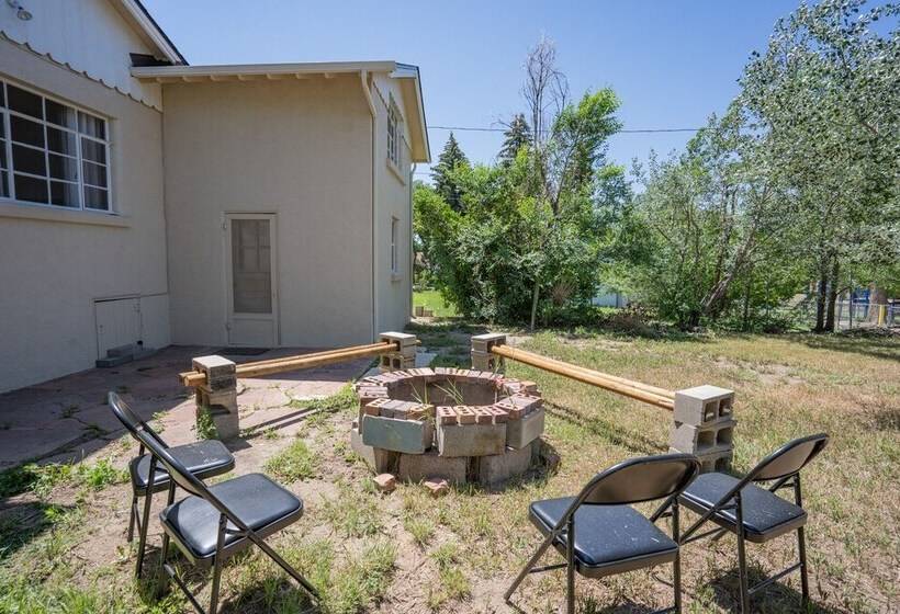 4 Bedroom Mountain View With Firepit & Ping Pong