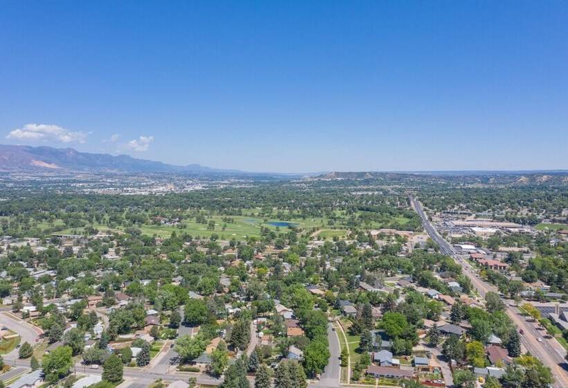 4 Bedroom Mountain View With Firepit & Ping Pong
