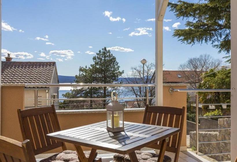 Apartment Color Green